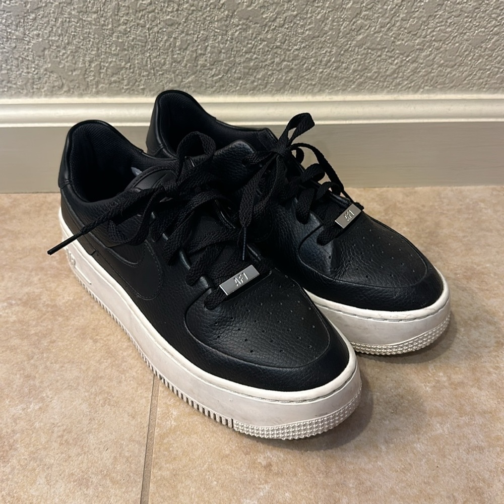 Nike Air Force 1 Sage Sneakers - Picture 2 of 6